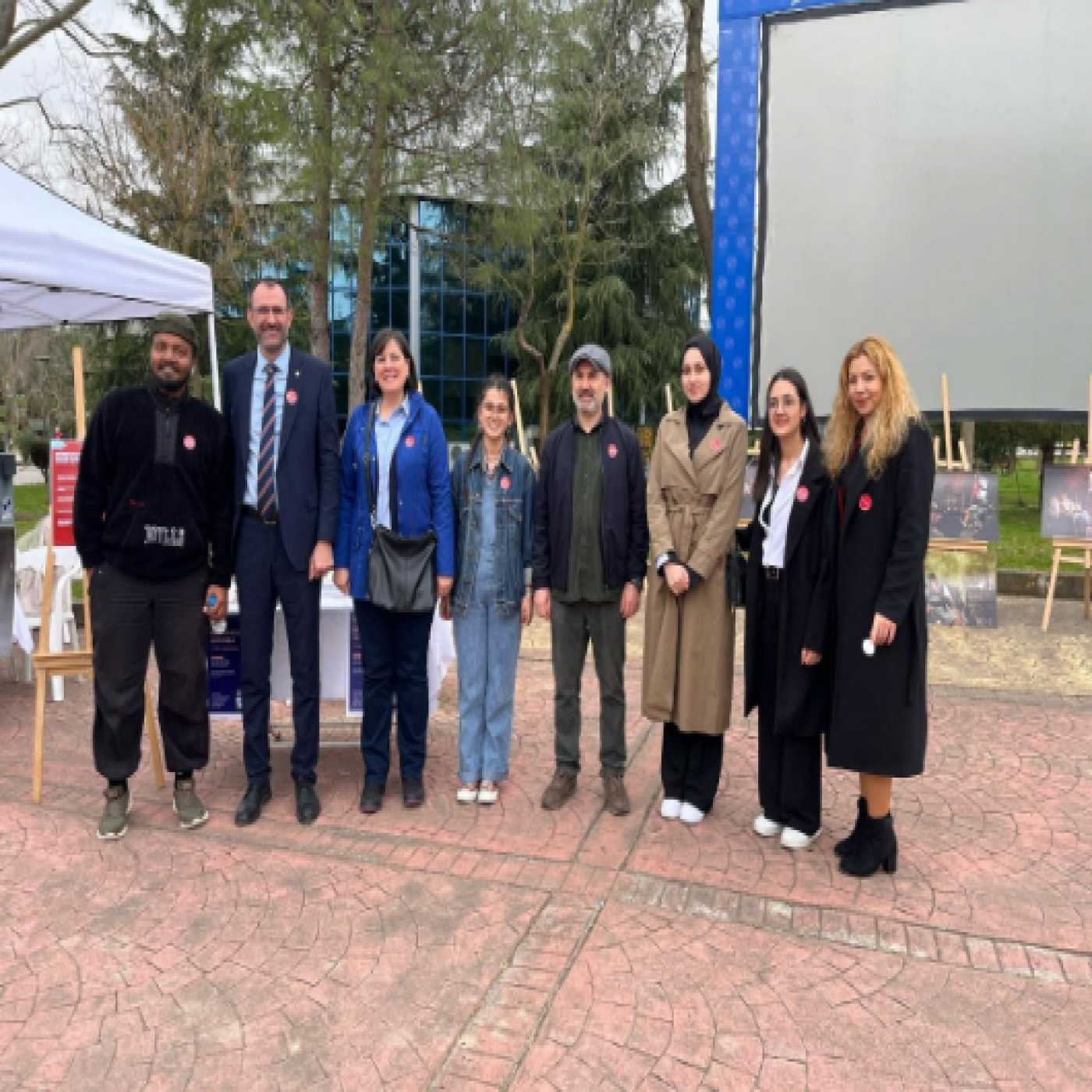 5 Mart 2024 Salı günü Sakarya Üniversitesi yürüyüş yolunda Yeşilay Haftası ve Bağımlılıkla Mücadele ile ilgili farkındalık oluşturmak ve bilgilendirmek amacıyla; Sakarya Yeşilay, Sakarya Üniversitesi BAMER ve Sakarya Üniversitesi Sosyal Hizmet Topluluğunun ortaklaşa etkinlik düzenledi