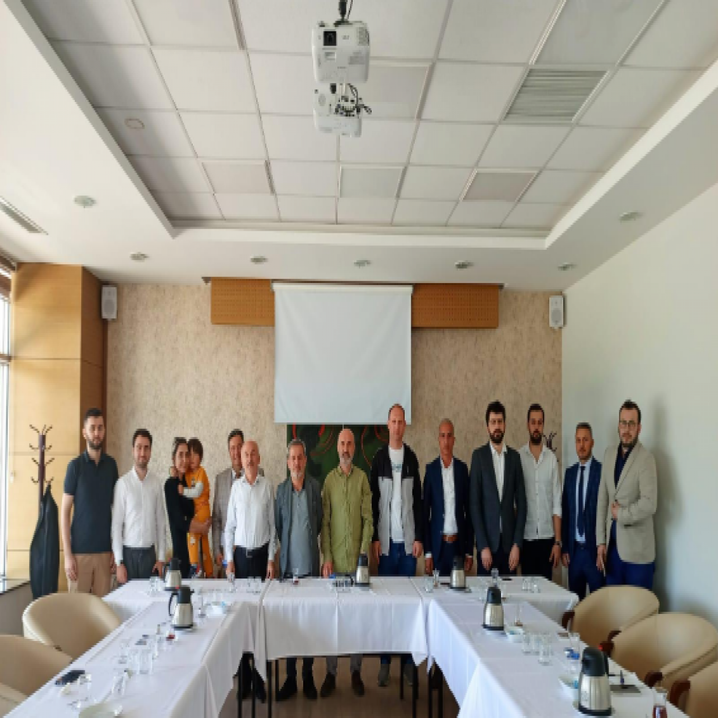 8 Nisan Romanlar Günü için Sakarya Üniversitesi Bağımlılıkla Mücadele Uygulama ve Araştırma Merkezi (BAMER) ile Topluma Katkı ve Sürdürülebilirlik Ofisi (TOKAS) işbirliğiyle Sakaryalı Romanların sorunlarına yönelik çalıştay gerçekleştirildi