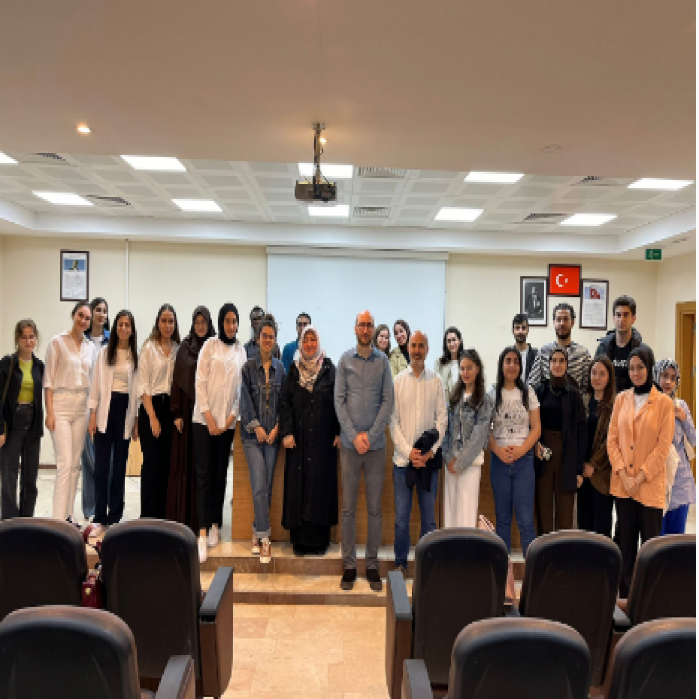 13-19 Mayıs Ulusal Aile Haftası kapsamında Sakarya Üniversitesi Bağımlılıkla Mücadele Uygulama ve Araştırma Merkezi tarafından 17 Mayıs Cuma günü Evlilik Öncesi İletişim semineri gerçekleştirildi