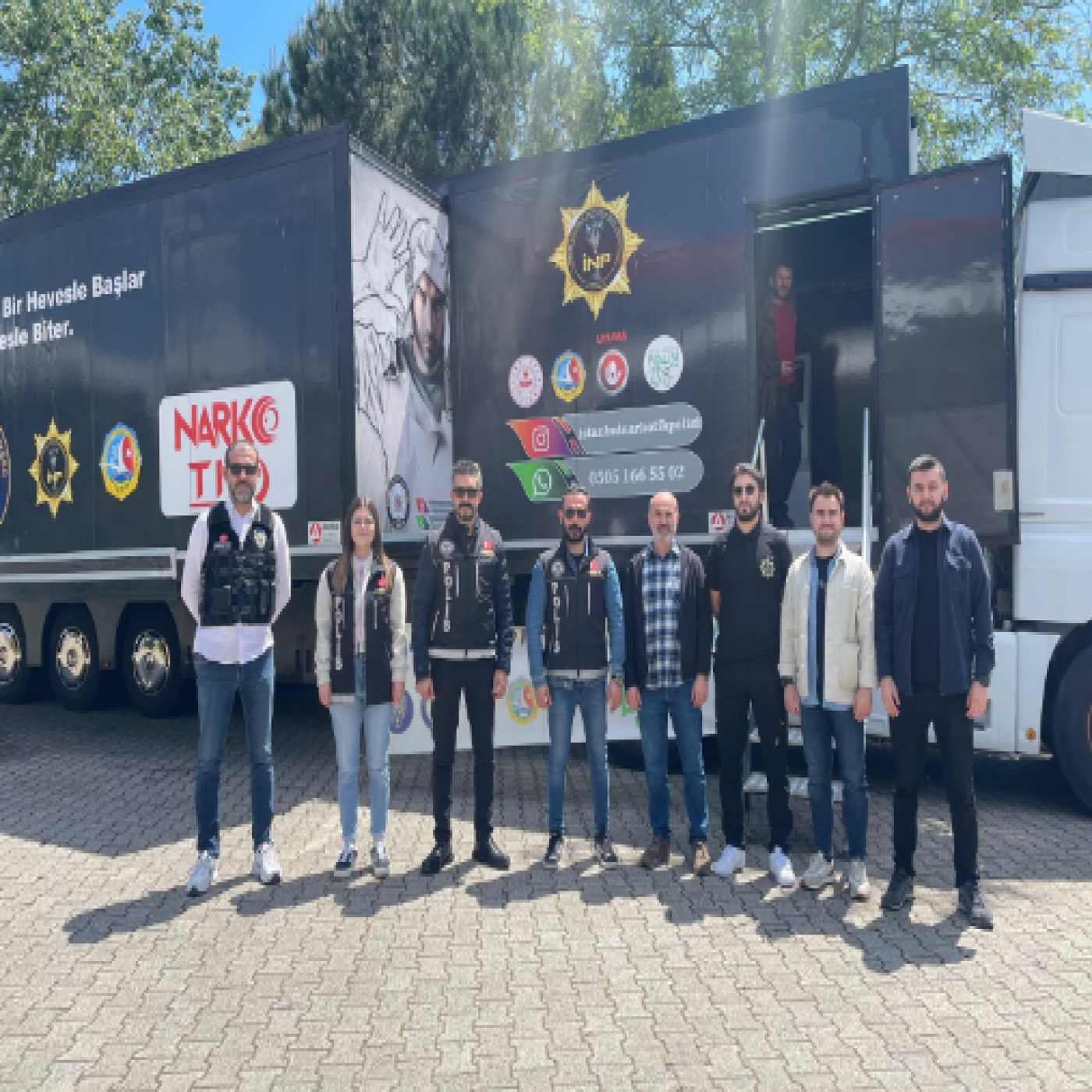 Sakarya Üniversitesi 14-15-16 Mayıs tarihlerinde gerçekleştirilen Bahar Festivalleri kapsamında üniversite öğrencilerinin madde bağımlılıklarına dair farkındalık ve bilgi edinmesi amacıyla İstanbul Narkotik Suçlarla Mücadele Şube Müdürlüğü NarkoTır öğrencilerin ziyaretine açılmıştır. 